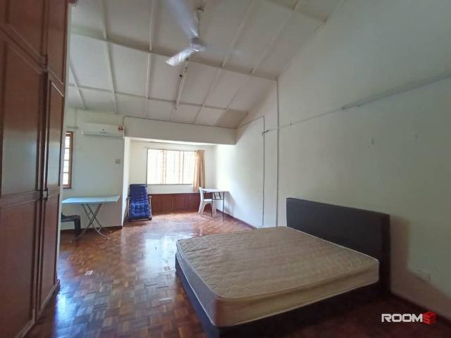 Hot Offer! ❗️ Furnished room with private bathroom for rent in Bandar Kinrara with Zero Deposit!