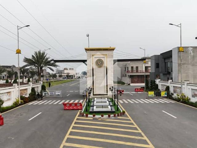 Hot Location 17 Marla Plot For Sale In Divine Enclave Canal Road Faisalabad