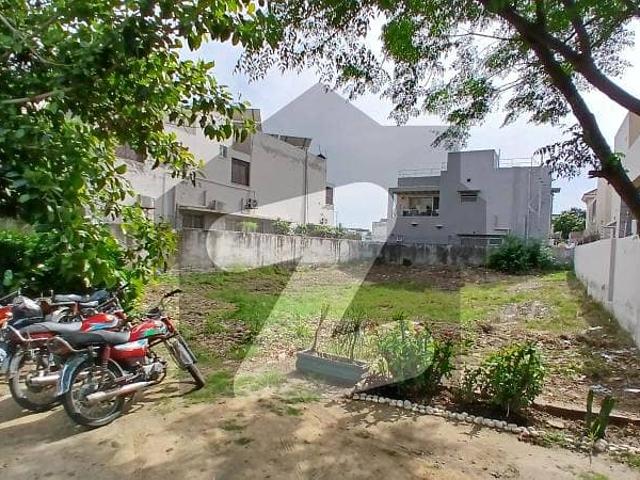 Hot Location 1 Kanal Plot For Sale Block D DHA Multan