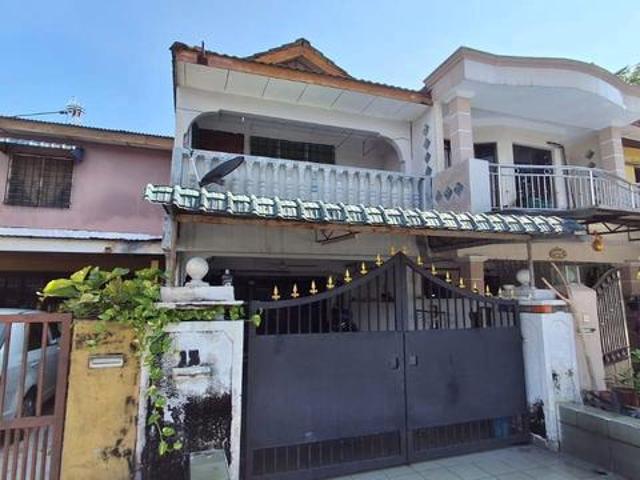 HOT LOCATION Double Storey Terrace Seksyen 18 Shah Alam FOR SALE