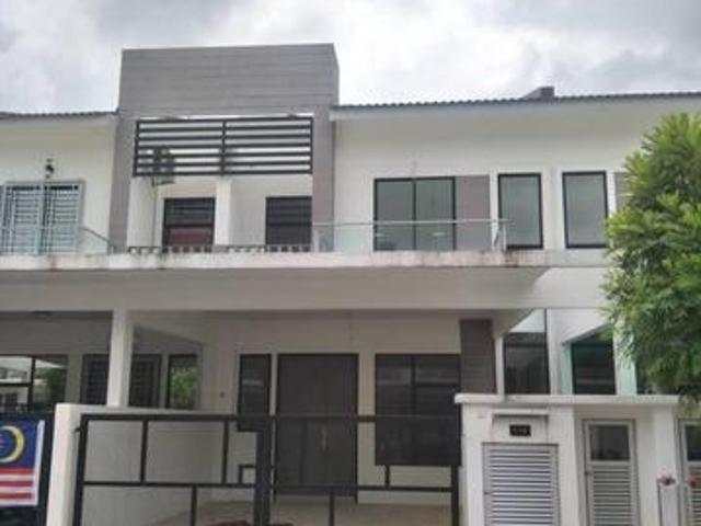 HOT LOCATION FULL EXTENDED Freehold 2Storey Mantin Taman Surian