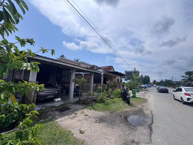 HOT LOCATION Rumah Kayu Perkampungan Sungai Isap Kuantan
