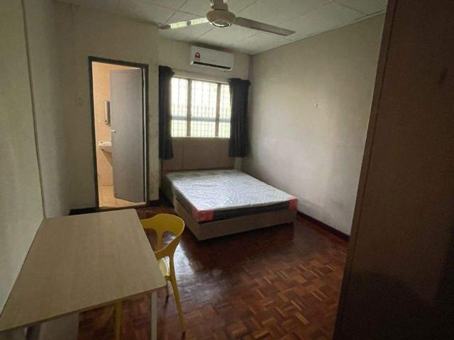 Hot Middle Room for Rent at Kelana Jaya