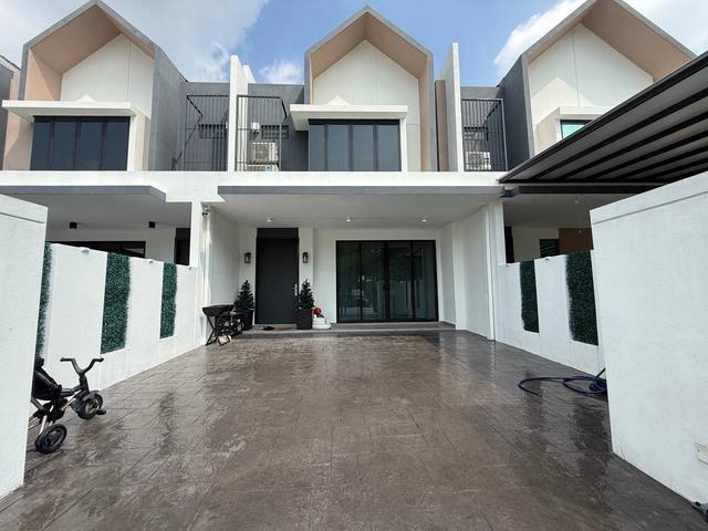 Hot SaleDouble Storey Terrace Aiora Serenia City Sepang