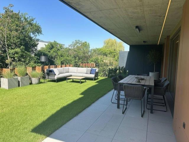 Hot Summer am eigenen Pool genießen: Exklusives GARTEN Domizil mit PRIVATPOOL und Küchen Gutschein