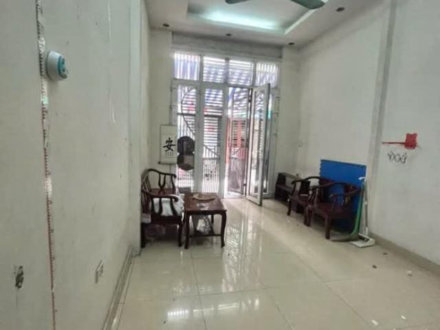 Hot, Phố Nguyễn Cao, DT 57m2, Gần Chợ, 5tầng, Gần Phố, Giá 8. X Tỷ