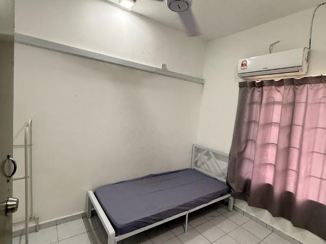 HOT PROMO Bilik Sewa Murah Ada Air Cond dekat Kota Kemuning
