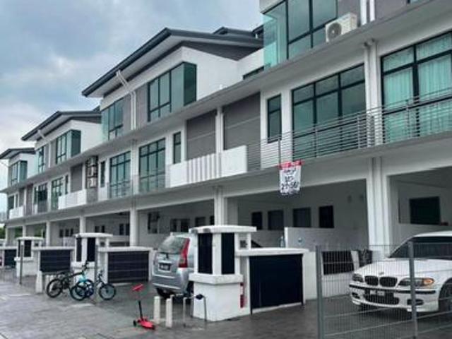 Hot Rental 3Storey Townhouse Residensi Sinaran Shah Alam