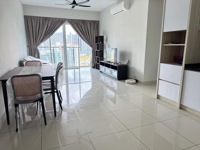 Hot Unit At Queensbay For Rent