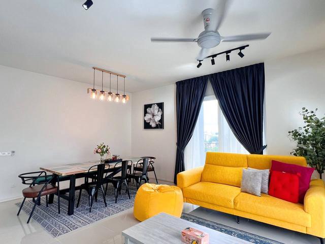 HOT Unit Month 14k Near Midvalley Walk to LRT Shops School