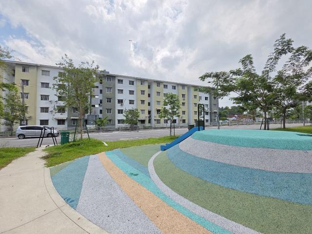HOT UNITFLAT TAMAN SANTUARI Top Floor Dekat Aeon Boleh Full Loan