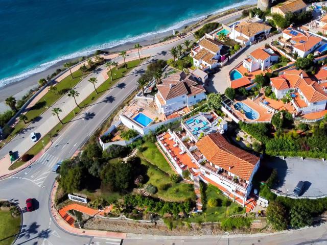 Hotel 2 * 7 dormitorios 421.00 m2