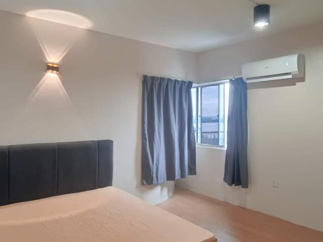 Hotel Vibes Room | Zero Deposit + Wifi, Walking Distance CIQ
