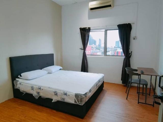 Hotel casa villa @ ss3 co living spacious & comfortable master room at ss3 petaling jaya move in immediately