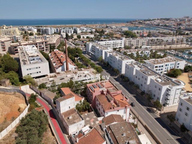 Hotel com 33 quartos, piscina e terraço na cobertura para ve. 2165m² São Gonçalo de Lagos