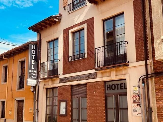 Hotel con encanto de 900 m2 en venta Mansilla de las Mulas, España