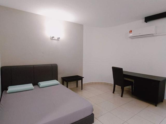 Hotel Concept • Bilik Sewa Toilet Sendiri • Lokasi Suria City Hotel