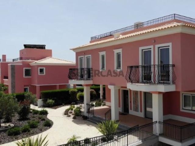 Hotel constituído por 3 moradias, para venda, a 5 minutos das Praias Porto de Mos e Praia D. Ana, Lagos,Algarve,Portugal