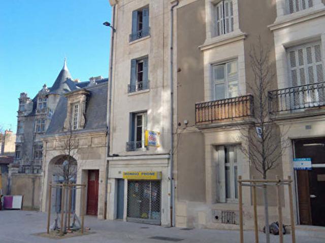 HOTEL DE VILLE Local Commercial 43m2