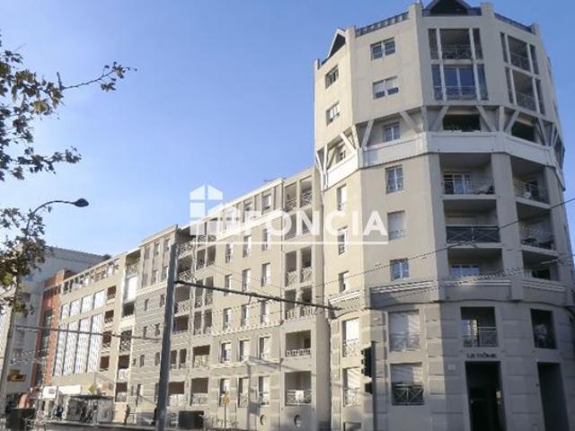 Hôtel de Ville / Port Marianne: F2 avec terrasse et parking sous sol
