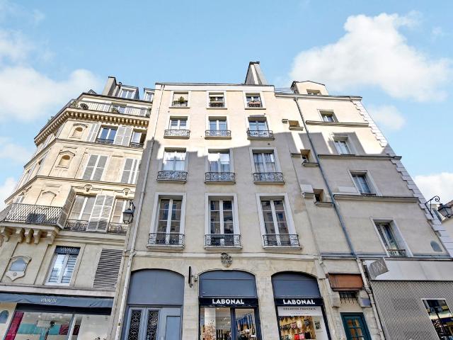 Hotel de Ville / rue Vieille du Temple, Paris Amsterdam Apartments for Rent