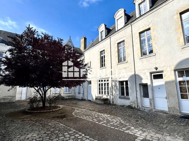 HOTEL D'ESCURES Appartement T2 Meublé en Plein Centre Historique d’Orléans