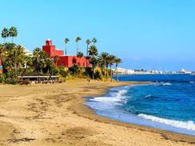 Hotel en venta en Benalmádena, Málaga Costa del Sol