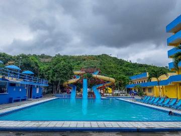 Hotel en venta frente al mar en Atacames