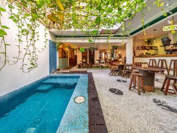 Hotel en Venta: Hotel Boutique a dos cuadras del mar en Playa del Carmen