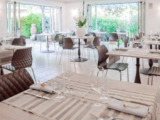 Hotel in vendita a Forte Dei Marmi