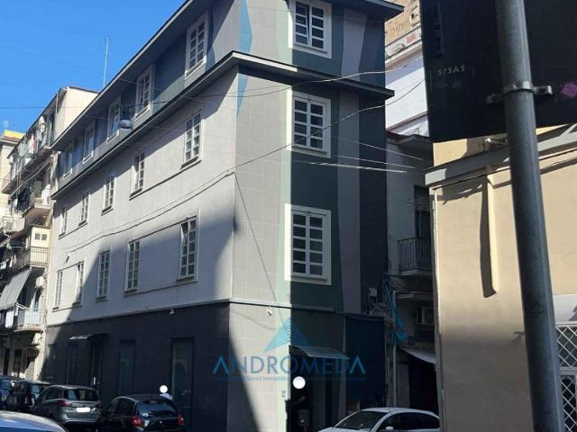 Hotel in vendita a Napoli