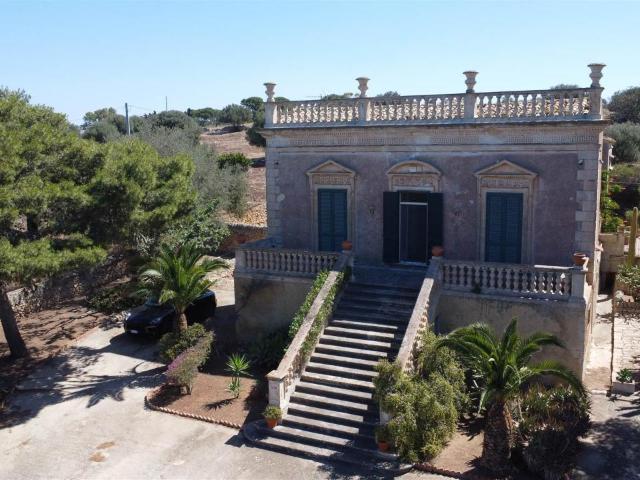 Hotel in vendita a Santa Croce Camerina