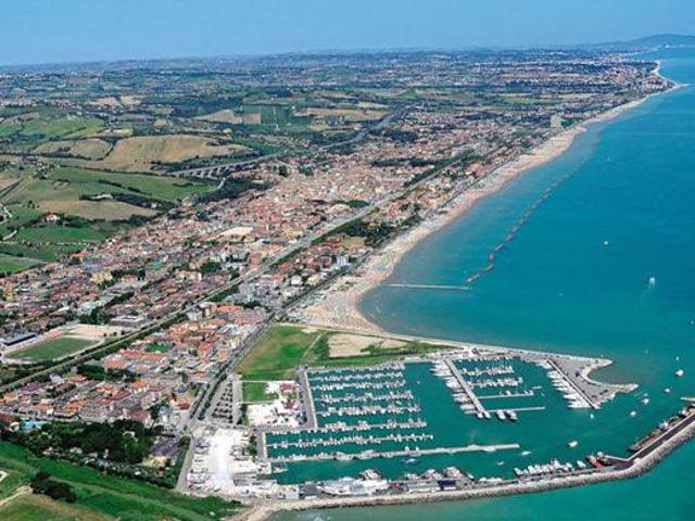 Hotel in vendita a Porto San Giorgio