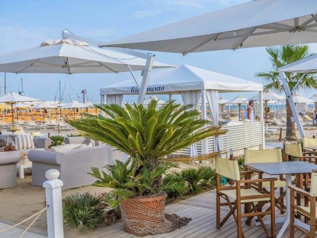 Hotel in vendita a Riccione