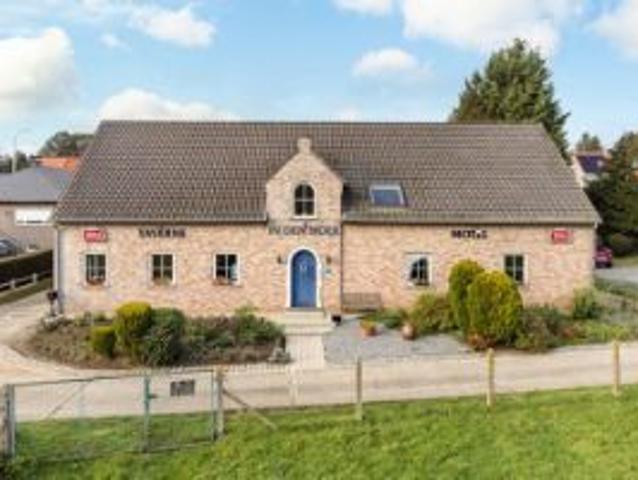 Hotel In den Hoek, op een perceel van 18 are 59 ca