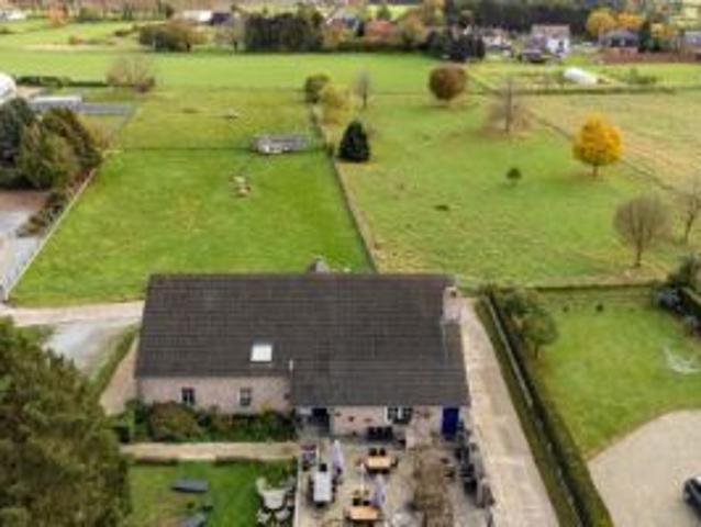 Hotel In den Hoek, op een perceel van 18 are 59 ca