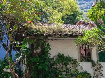 Hotel Le Petit Jardín: Rentabilidad y Naturaleza en el Corazón de Baños