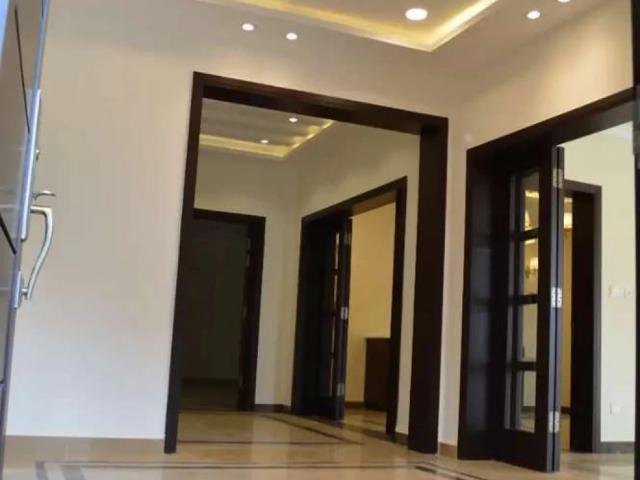 Hotel murree mall road good location for sale Murree ID 03157