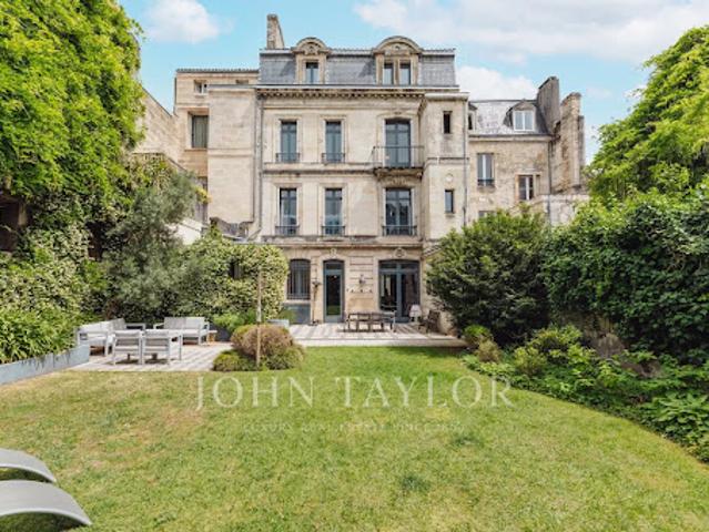 Hôtel particulier avec jardin