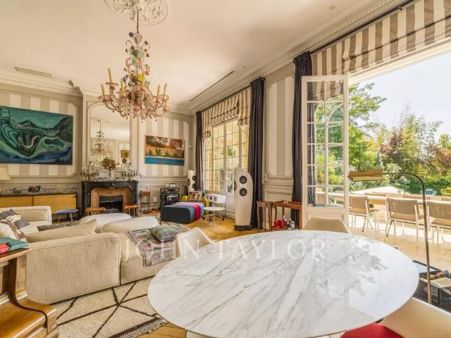 Hôtel particulier à louer Bordeaux, Sud Ouest, France8 500 EUR / Mois