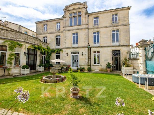 Hôtel particulier avec jardin