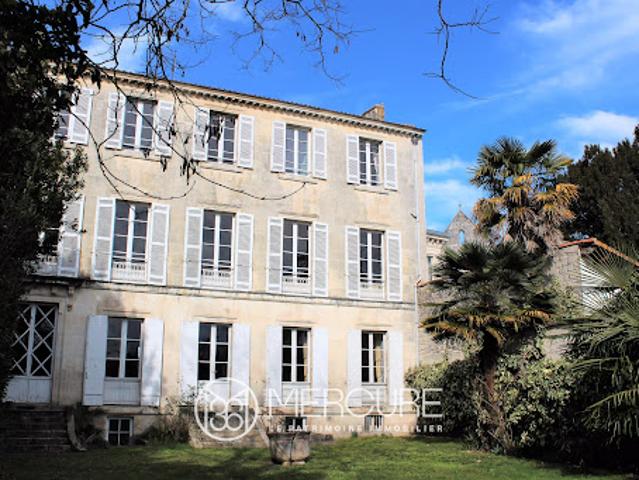 Hôtel particulier avec jardin