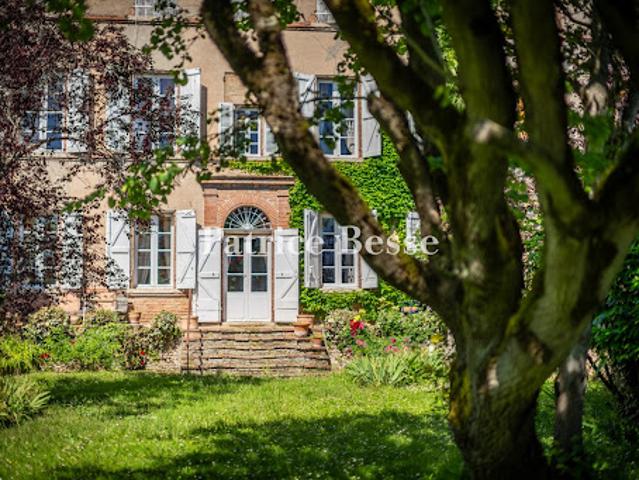 Hôtel particulier avec jardin