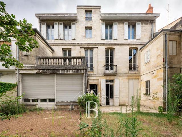 Hôtel particulier avec jardin
