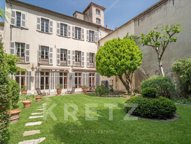 Hôtel particulier avec jardin