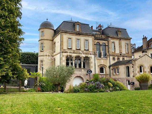Hôtel particulier avec jardin