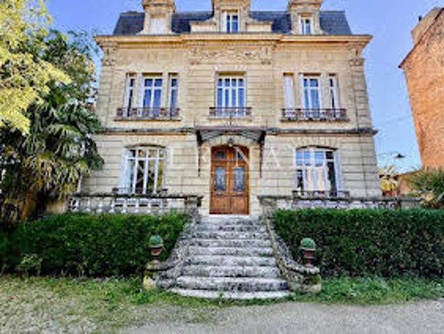 Hôtel Particulier avec Jardin