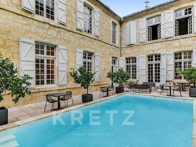 Hôtel particulier avec jardin