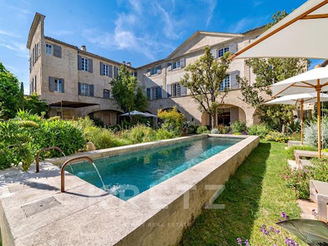 Hôtel particulier avec jardin