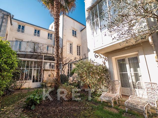 Hôtel particulier avec jardin